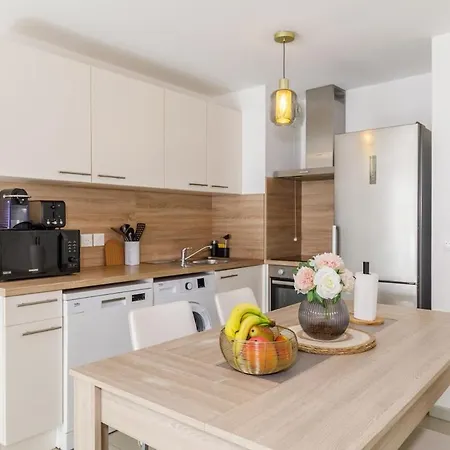 Lägenhet Lumineux T2 Avec Balcon, Netflix A
