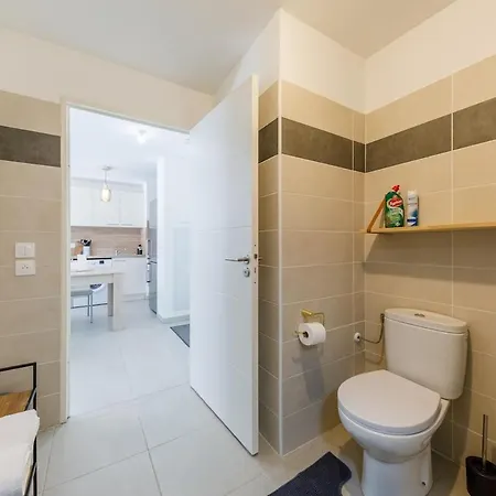 Lumineux T2 Avec Balcon, Netflix A