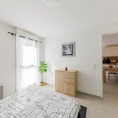 Lumineux T2 Avec Balcon, Netflix A