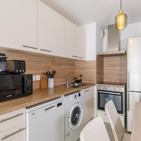 Lumineux T2 Avec Balcon, Netflix A شقة