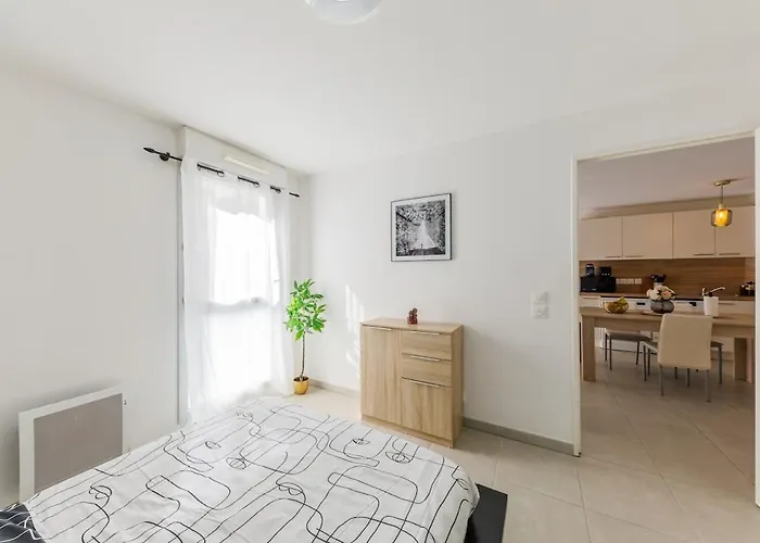 Lumineux T2 Avec Balcon, Netflix A