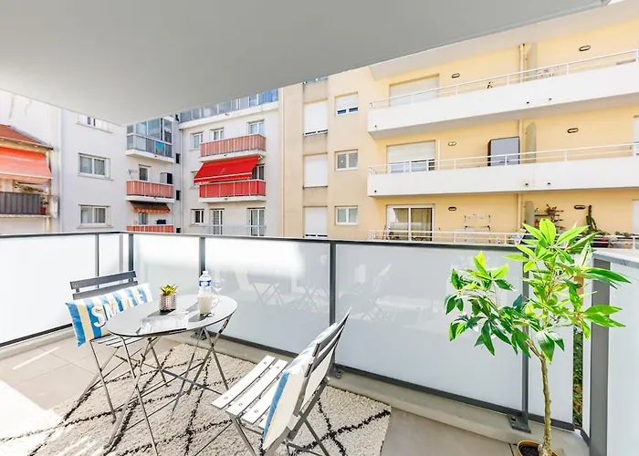 Lumineux T2 Avec Balcon, Netflix A شقة