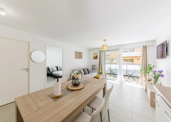 Lumineux T2 Avec Balcon, Netflix A * نيس